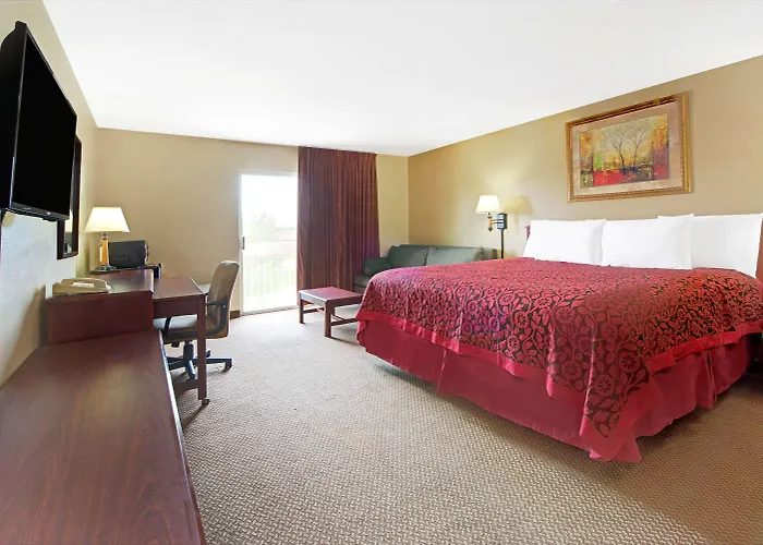 Days Inn By Wyndham St. Louis/Westport Mo