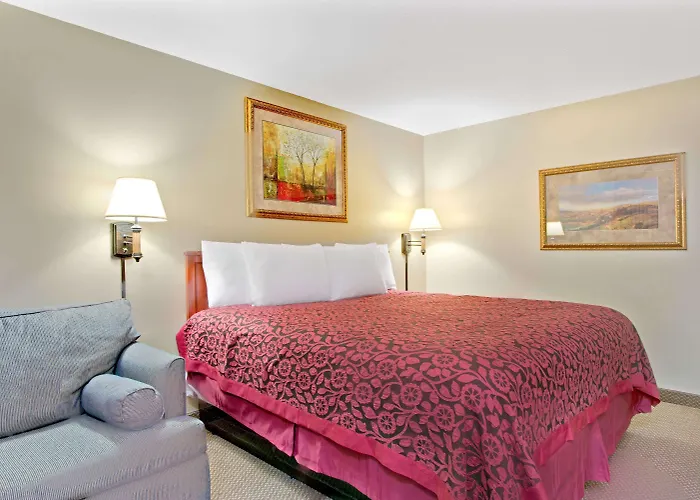 Days Inn By Wyndham St. Louis/Westport Mo