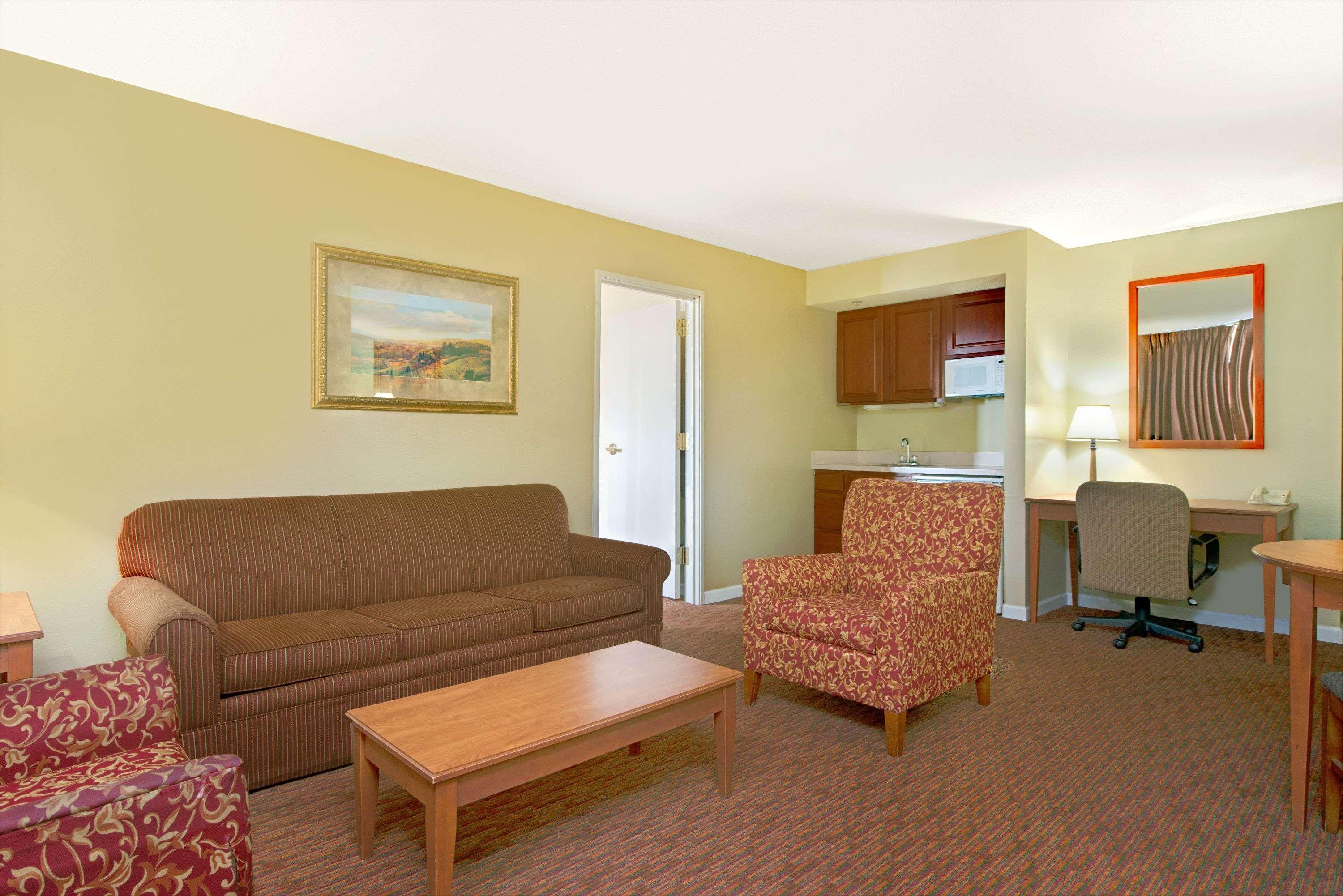 Days By Wyndham St. Louis/westport Mo 2*