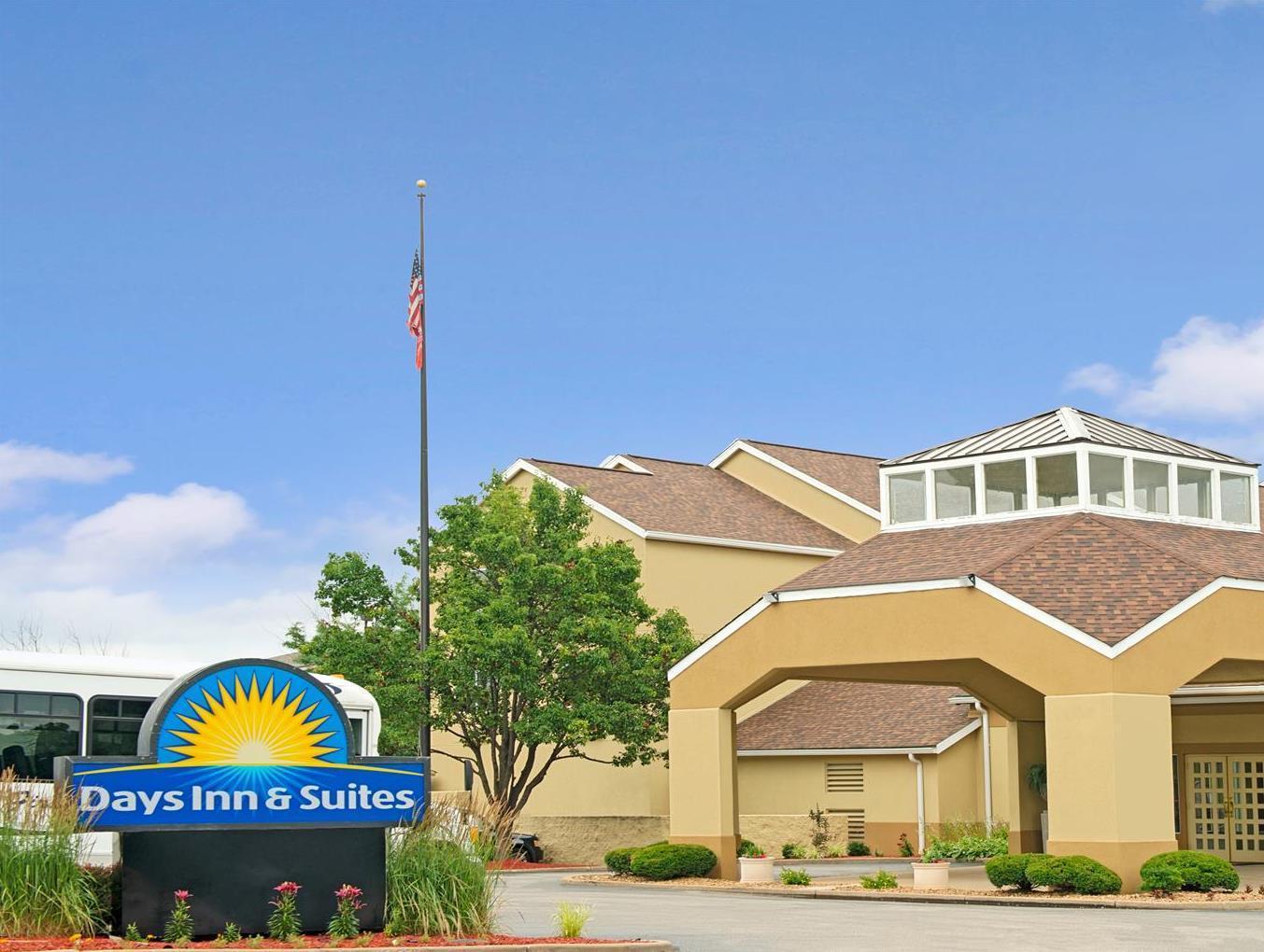 Days By Wyndham St. Louis/westport Mo Hotel 2*