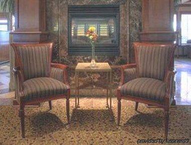 Days By Wyndham St. Louis/westport Mo Hotel 2*